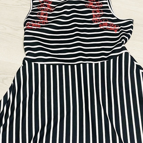Alya Striped Black and White Dress w/red accent flowers - Picture 3 of 12